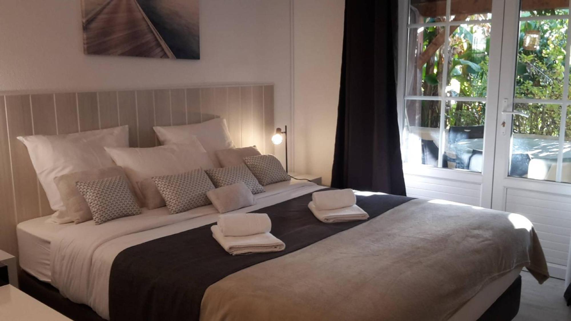 Orangerie Du Chateau Marith - Domaine Avec Piscine Clairac  Room photo
